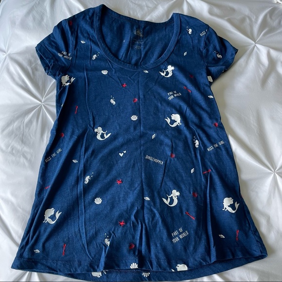 SOLD The little mermaid Disney graphic tshirt size xs from the Disney world park - Picture 1 of 4